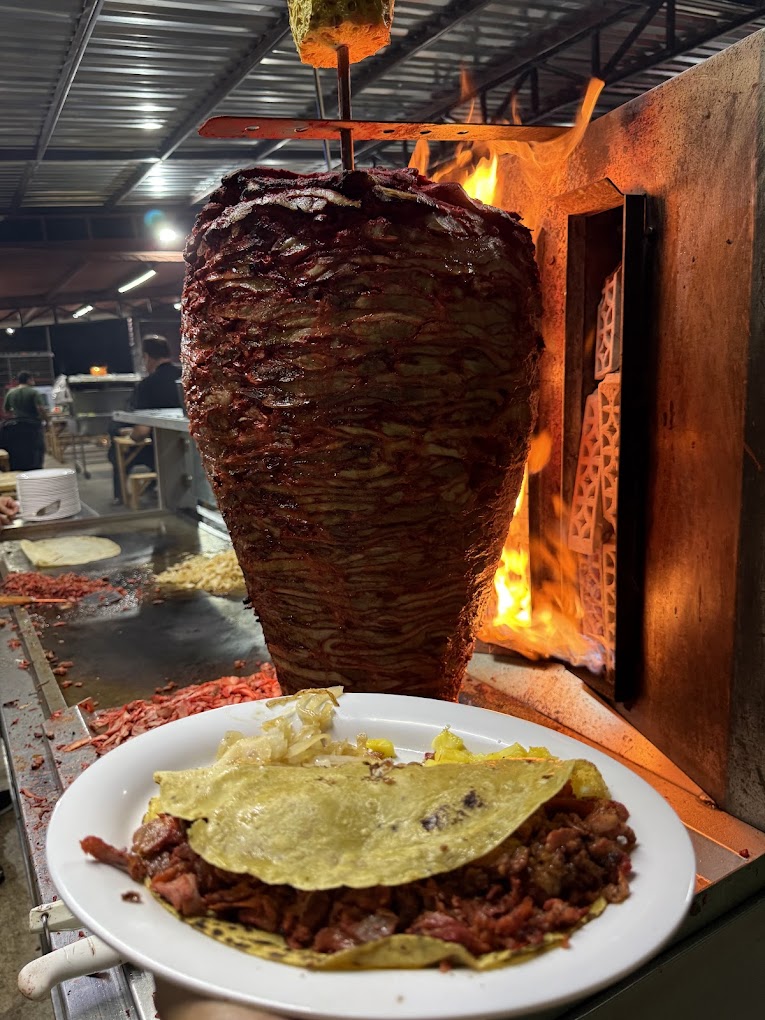 AUTENTICO TACO DE TROMPO AL PASTOR